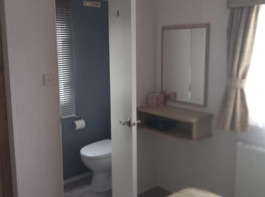 Sea Breeze, Modern, Cosy Holiday Home Haverigg 외부 사진