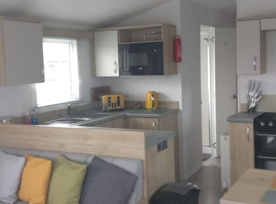 Sea Breeze, Modern, Cosy Holiday Home Haverigg 외부 사진