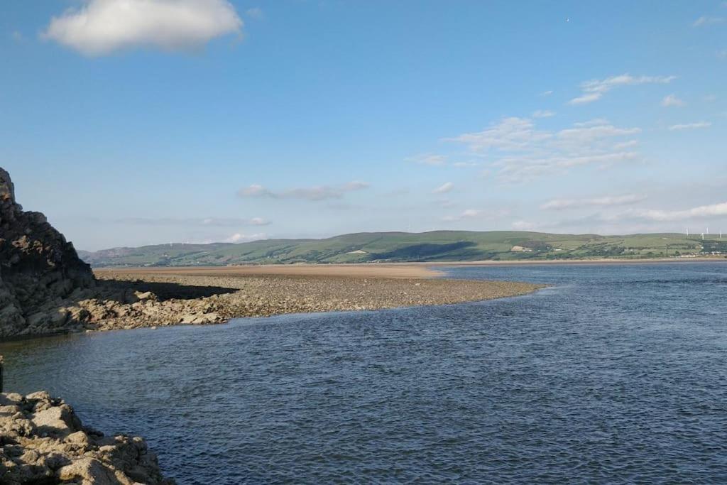 Sea Breeze, Modern, Cosy Holiday Home Haverigg 외부 사진