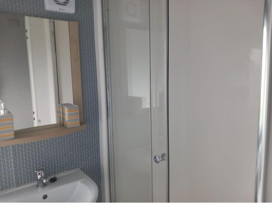 Sea Breeze, Modern, Cosy Holiday Home Haverigg 외부 사진